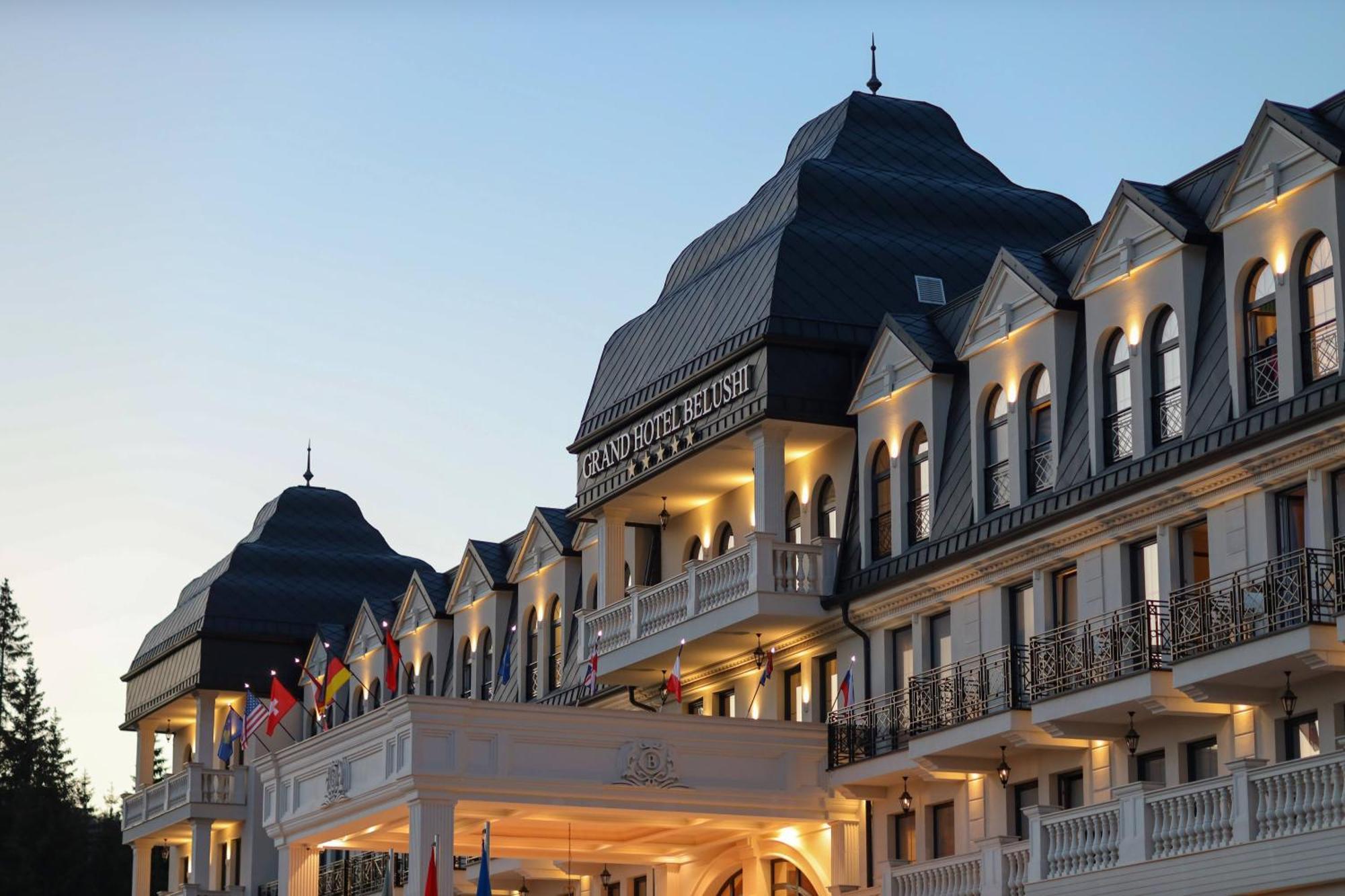 Grand Hotel Belushi Boge Exteriör bild