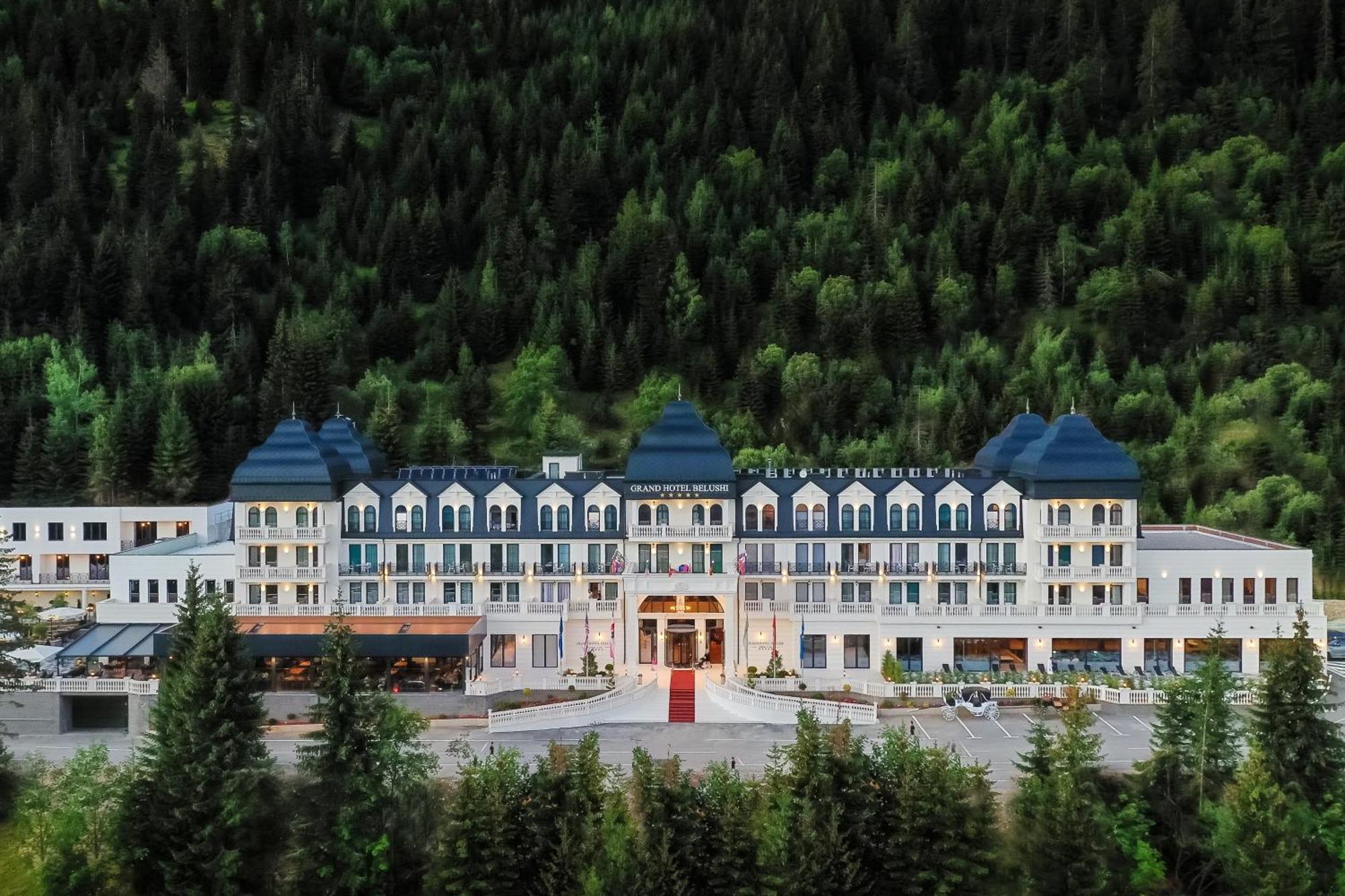 Grand Hotel Belushi Boge Exteriör bild