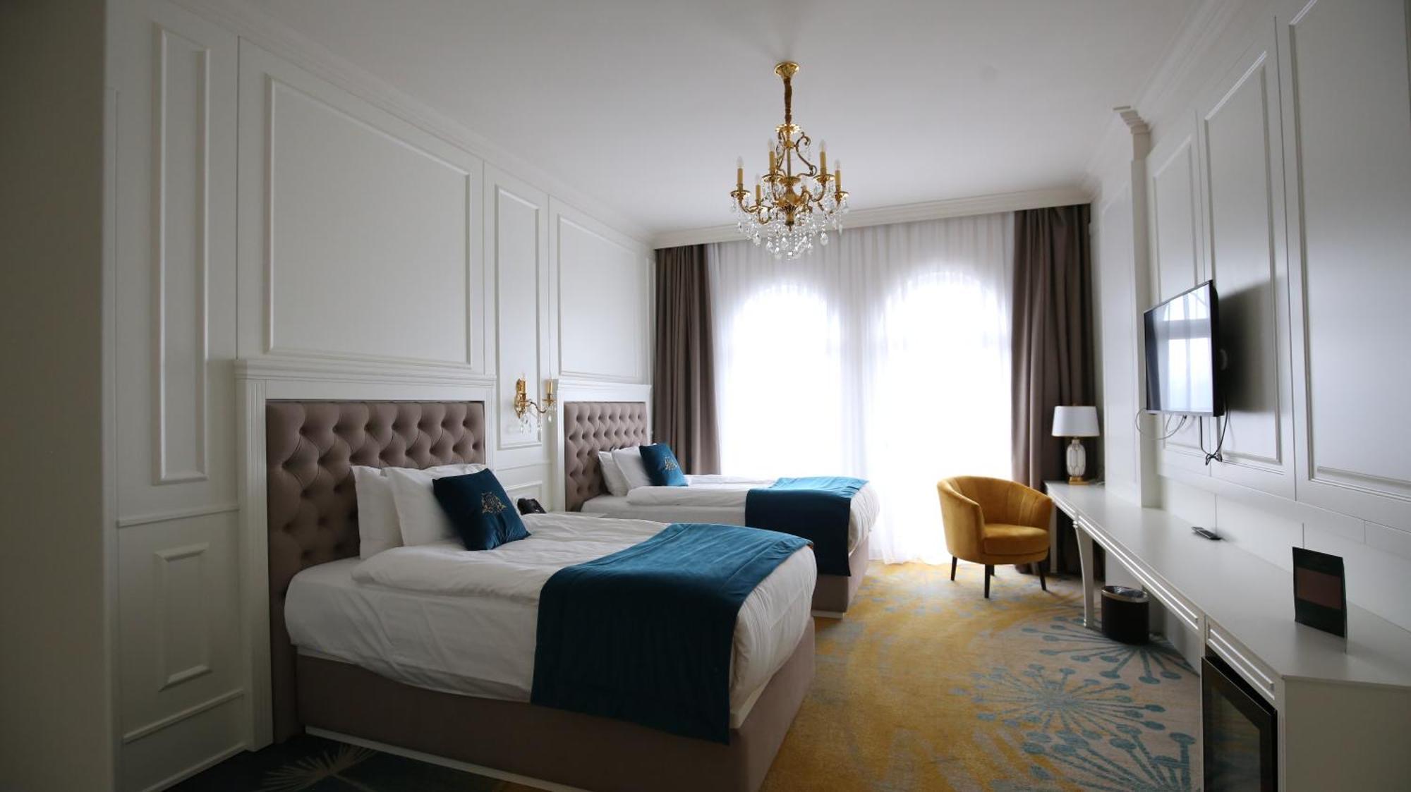 Grand Hotel Belushi Boge Exteriör bild