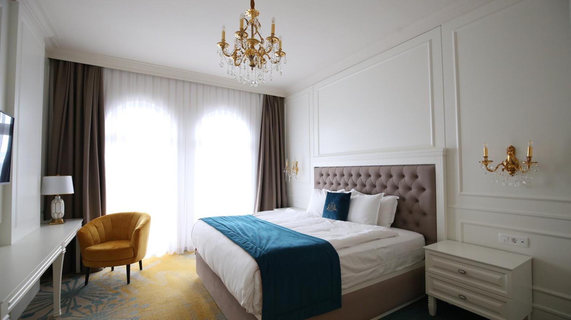 Grand Hotel Belushi Boge Exteriör bild