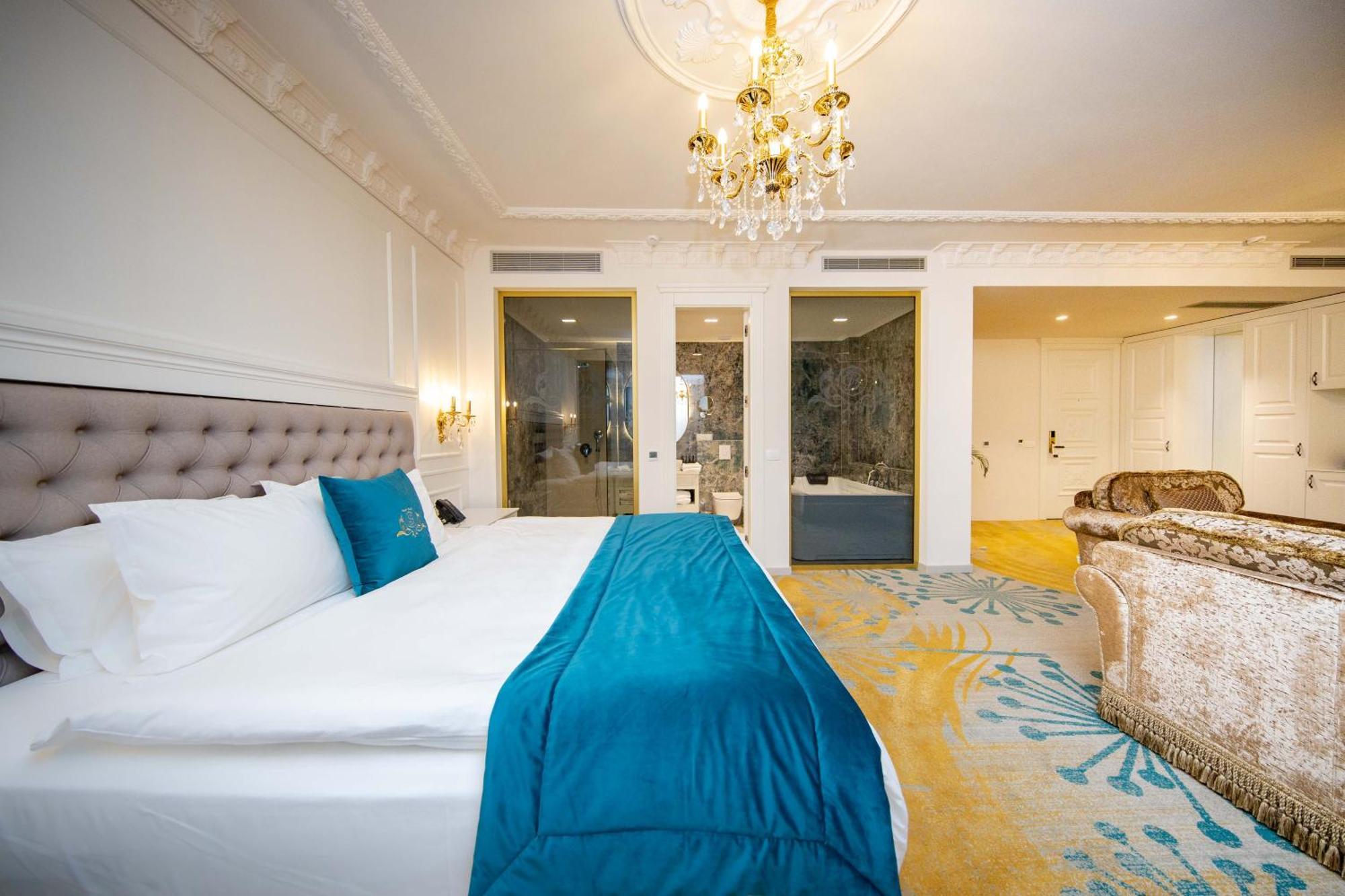 Grand Hotel Belushi Boge Exteriör bild