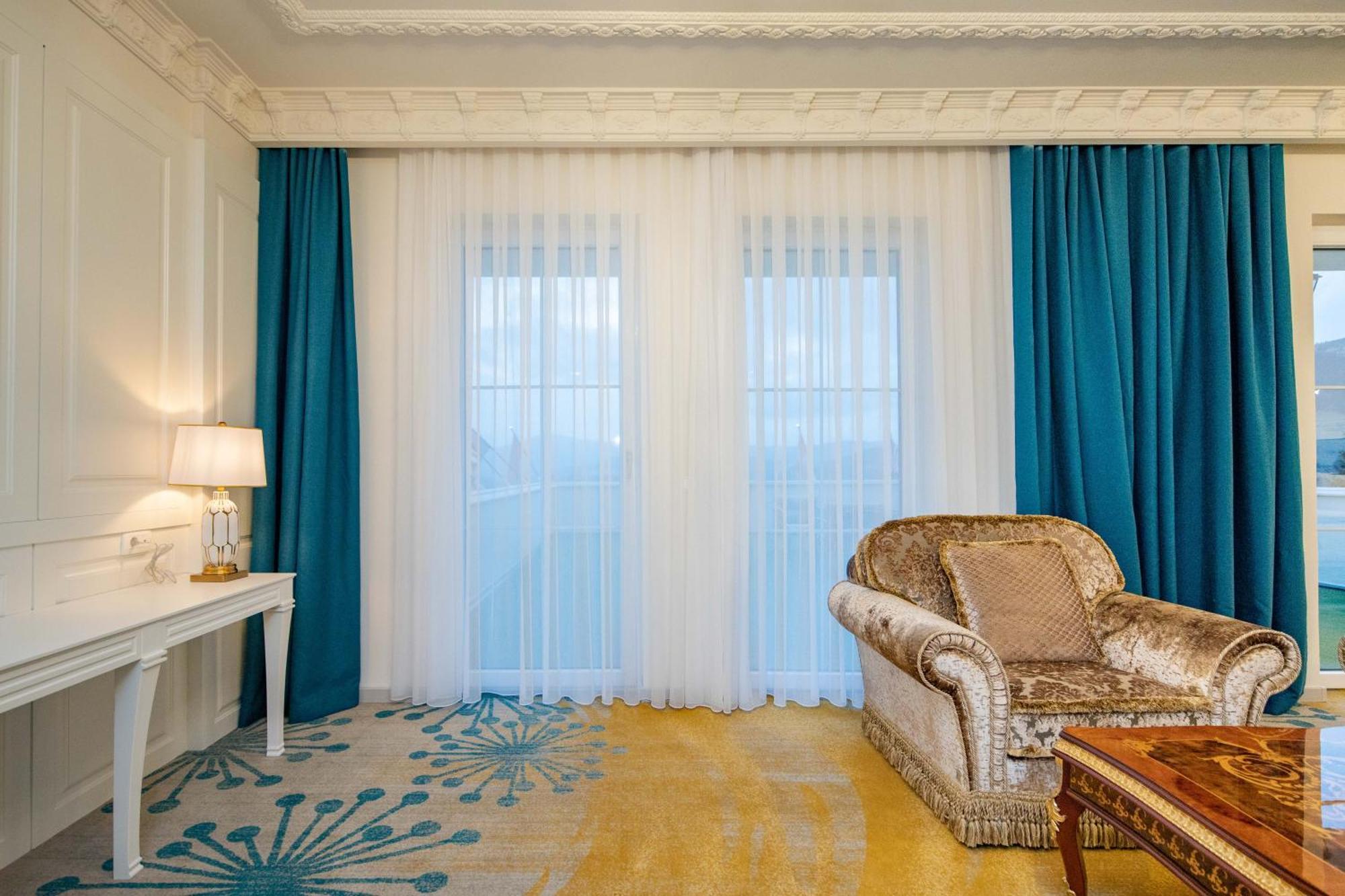 Grand Hotel Belushi Boge Exteriör bild